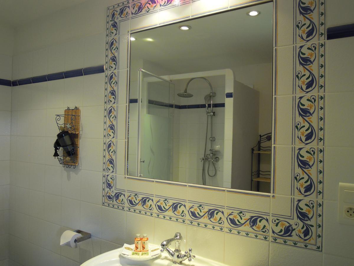 Bastide Des Princes B&B Caderousse Exterior foto